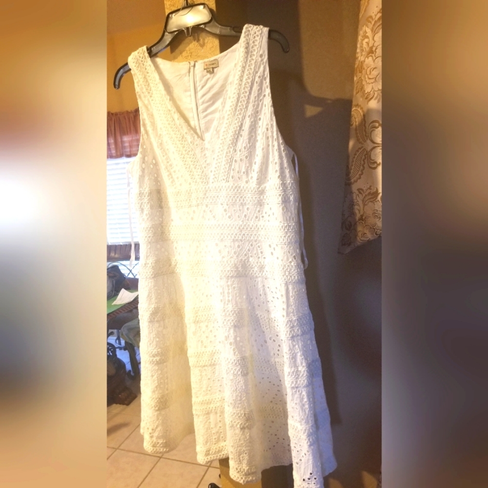 Cremieux Large A-line white dress